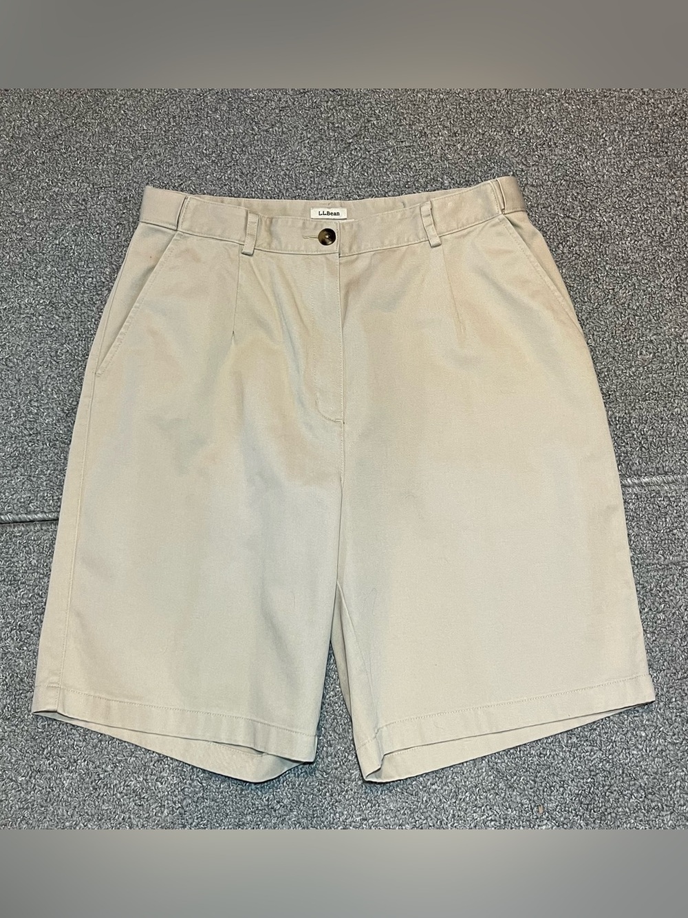 LL Bean Adjustable Waist Original Fit Khaki Shorts Womens Size 12 Beige Pleated